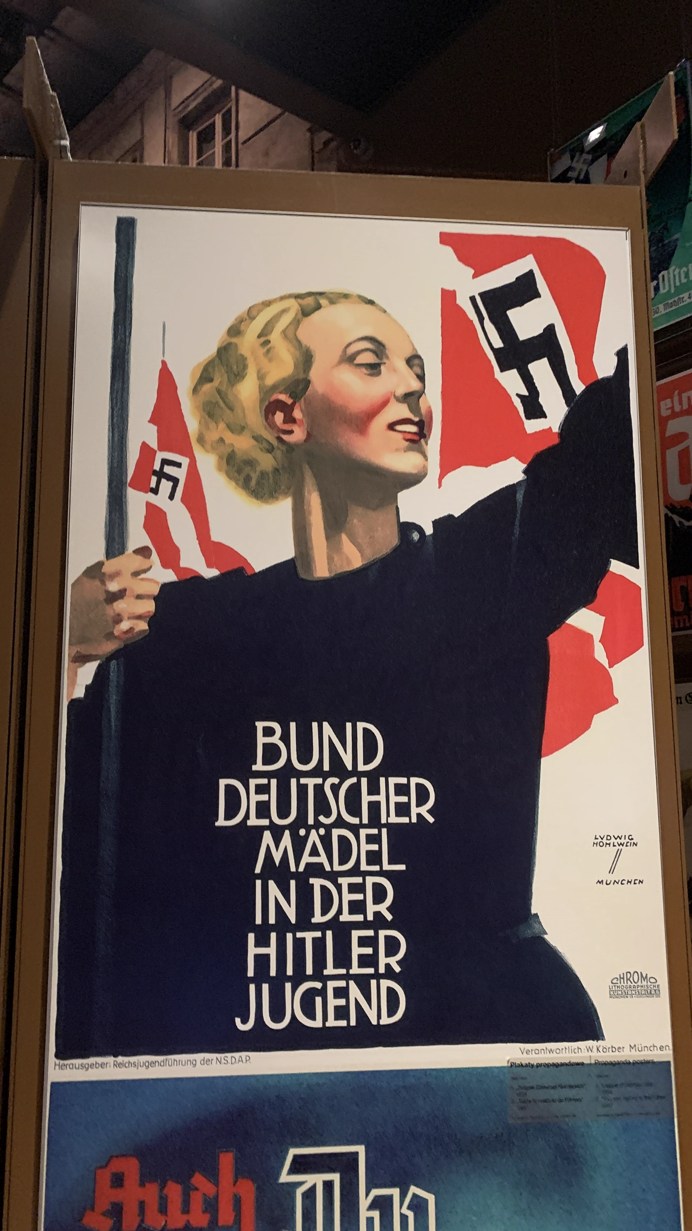 Foto Il Museo della Seconda Guerra Mondiale di Danzica colpisce 
                    per la sua architettura audace e per l'intensità del suo percorso espositivo, che racconta con profondità 
                    le tragedie e il coraggio del Novecento. Poco distante, 
                    il Centro Europeo di Solidarność celebra la forza del movimento operaio e lo spirito di libertà 
                    che da Danzica ha cambiato la storia dell'Europa.