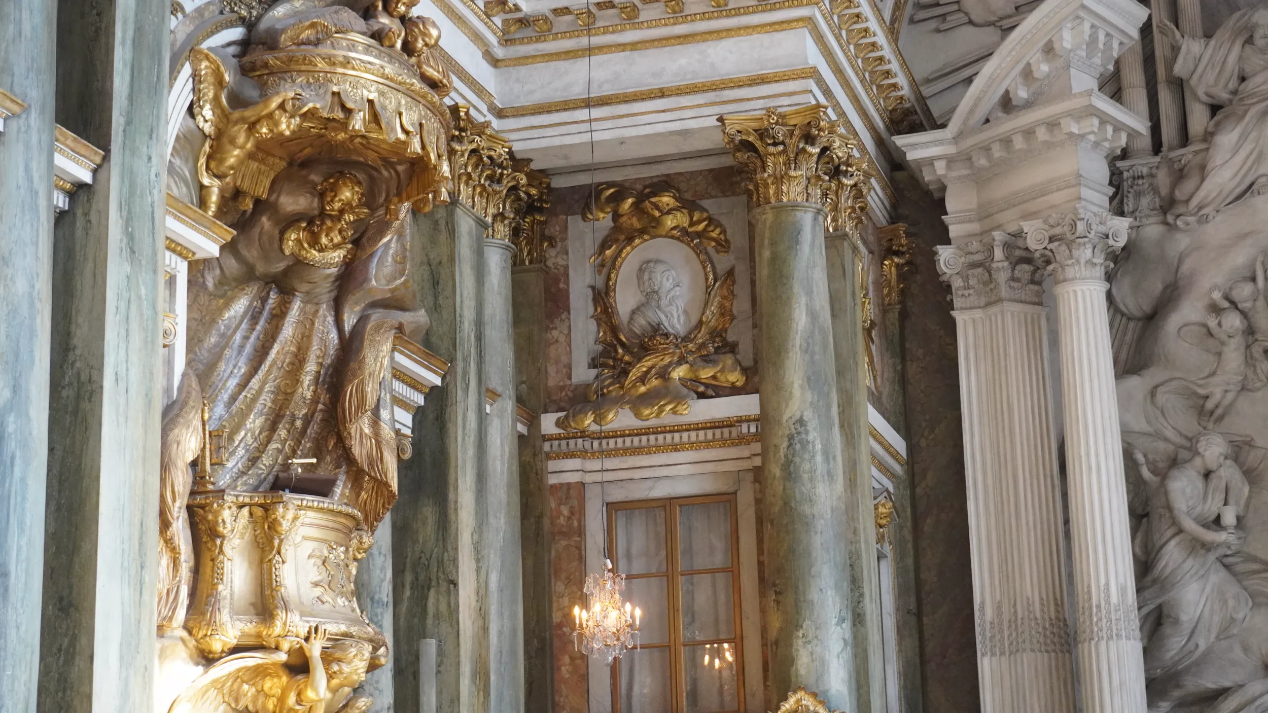 Foto Il palazzo
                        reale